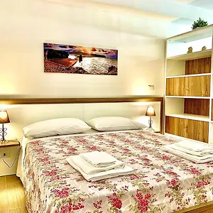 Loft S. Antonio , Savoca Italia